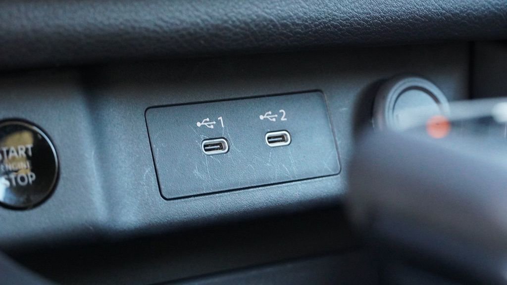 Used 2025 Nissan Rogue S image 34