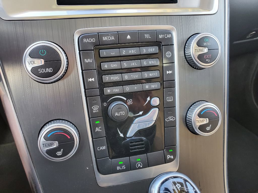 Used 2016 Volvo XC60 T6 w/ Proximity Package image 19