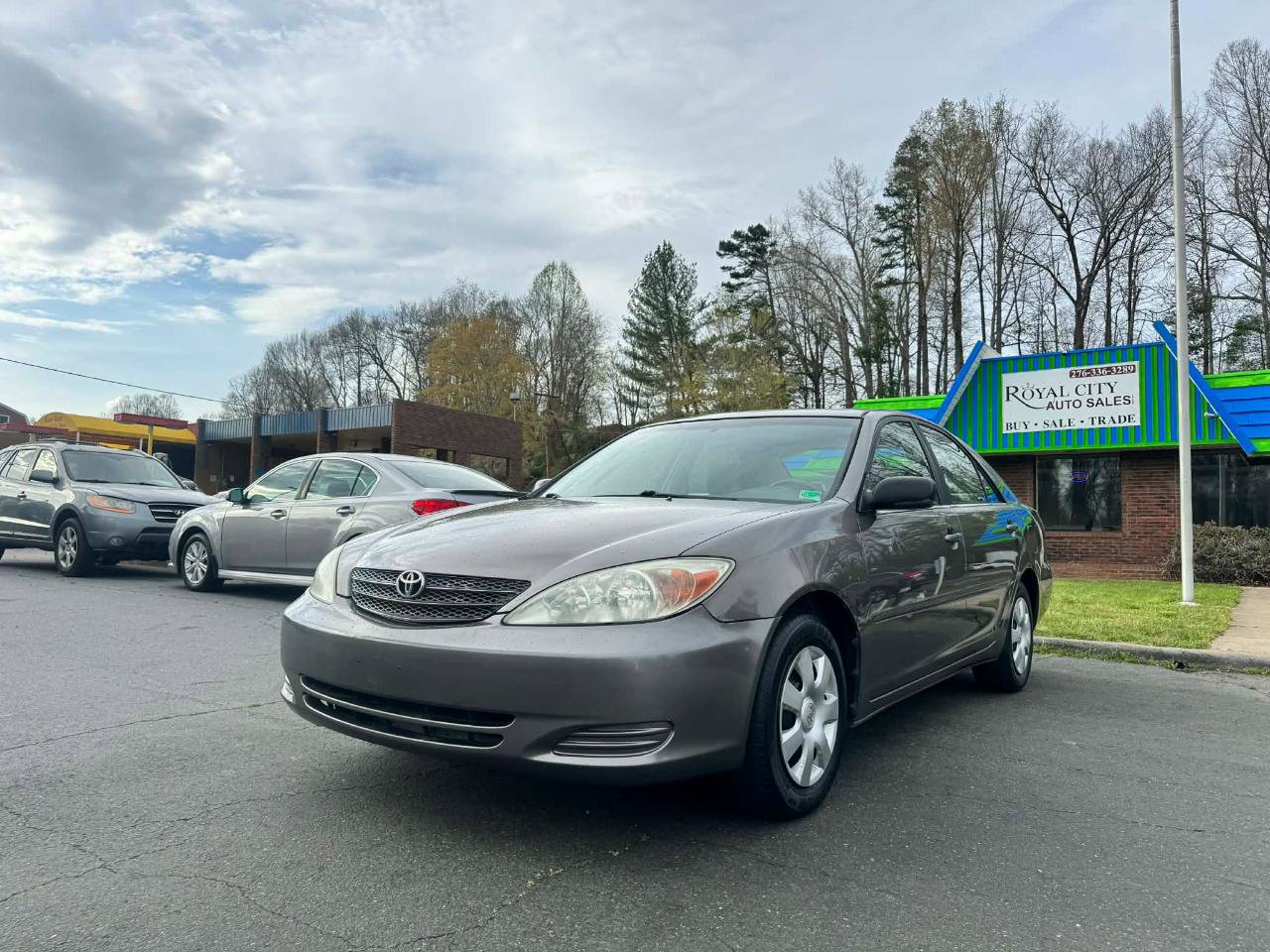 Used 2002 Toyota Camry LE FWD image 1