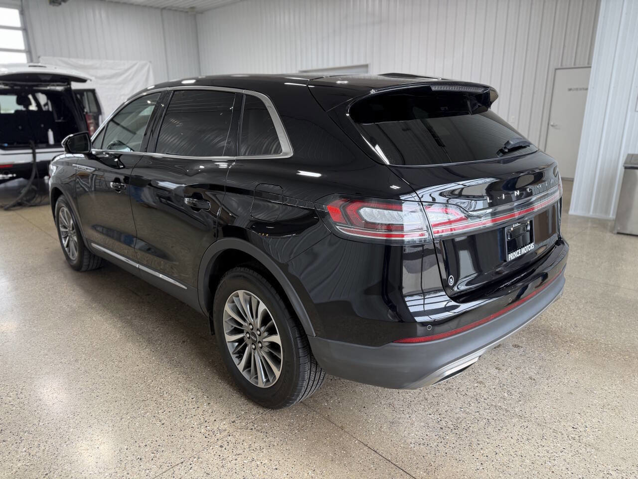 Used 2021 Lincoln Nautilus Reserve image 22