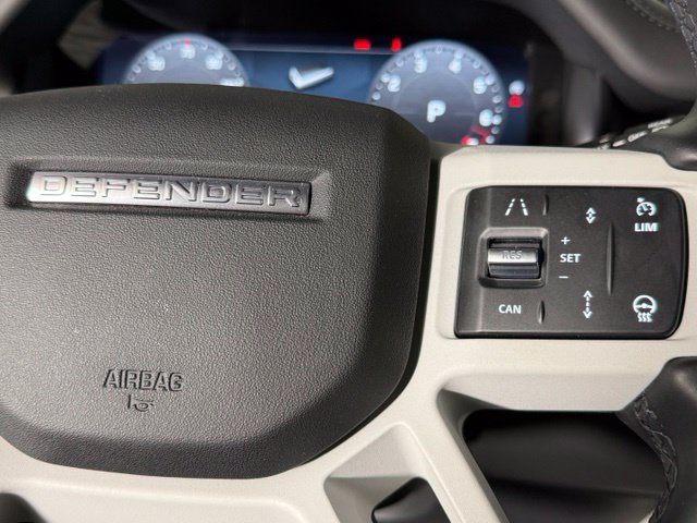Used 2026 Land Rover Defender 110 X-Dynamic SE AWD/4WD image 31