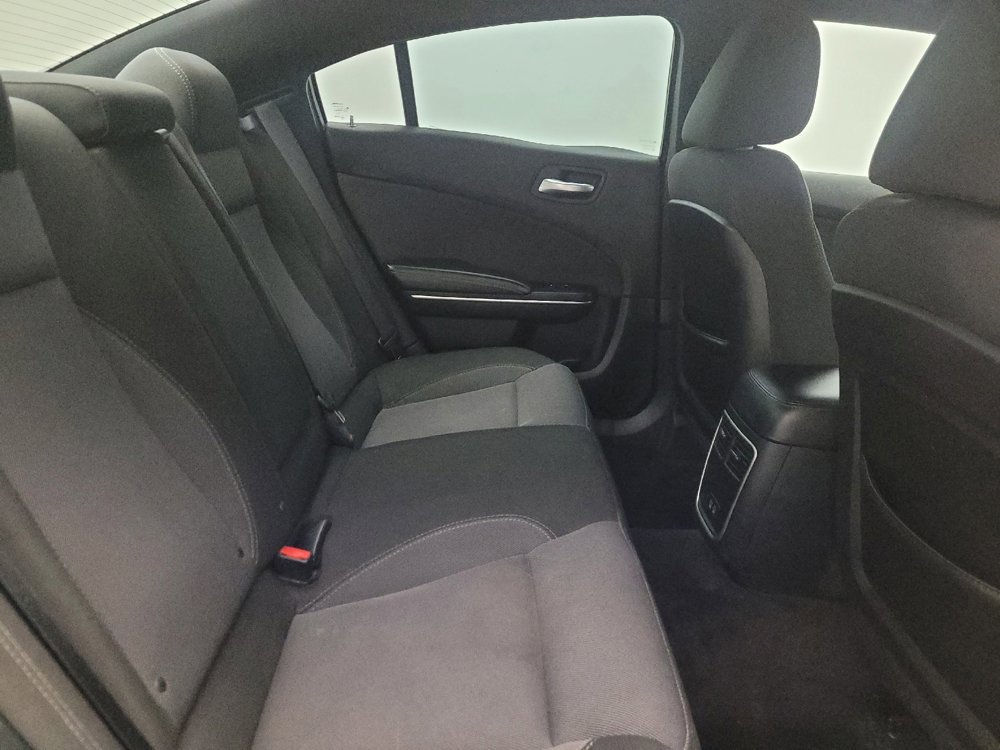 Used 2017 Dodge Charger SE RWD image 21