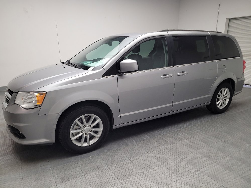 Used 2019 Dodge Grand Caravan SXT image 2