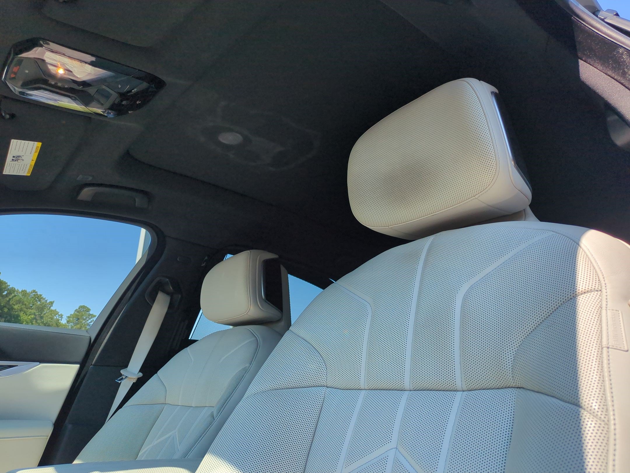 Certified 2025 BMW 740i RWD image 16