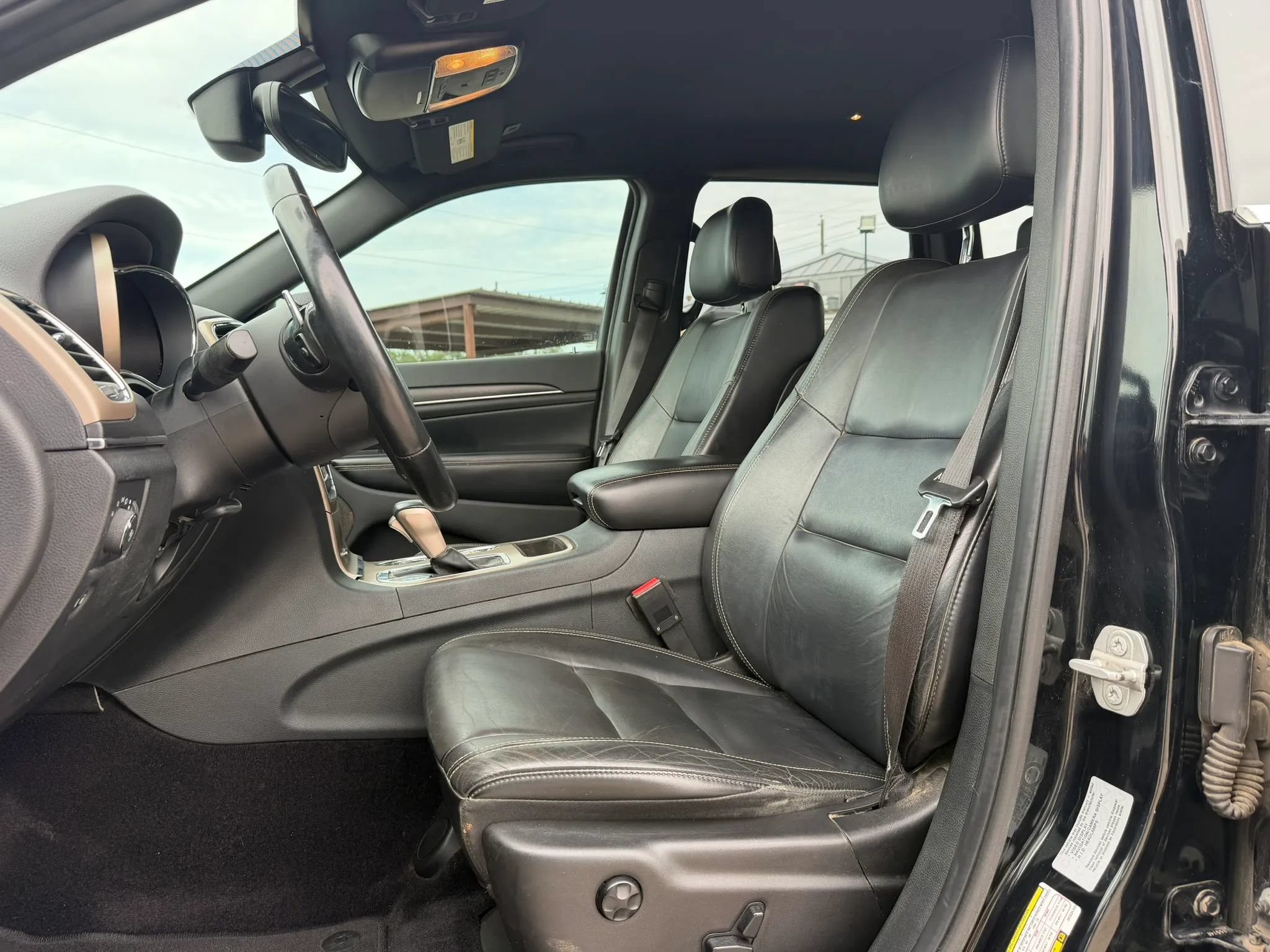 Used 2017 Jeep Grand Cherokee Limited RWD image 9