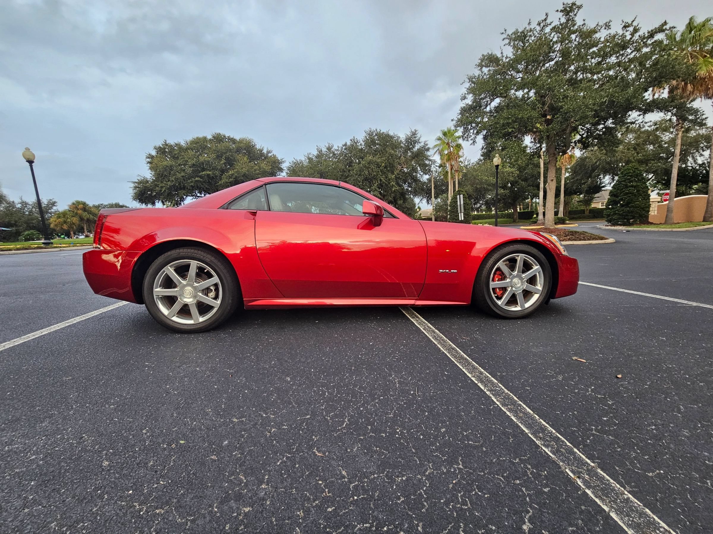 Used 2004 Cadillac XLR RWD image 7