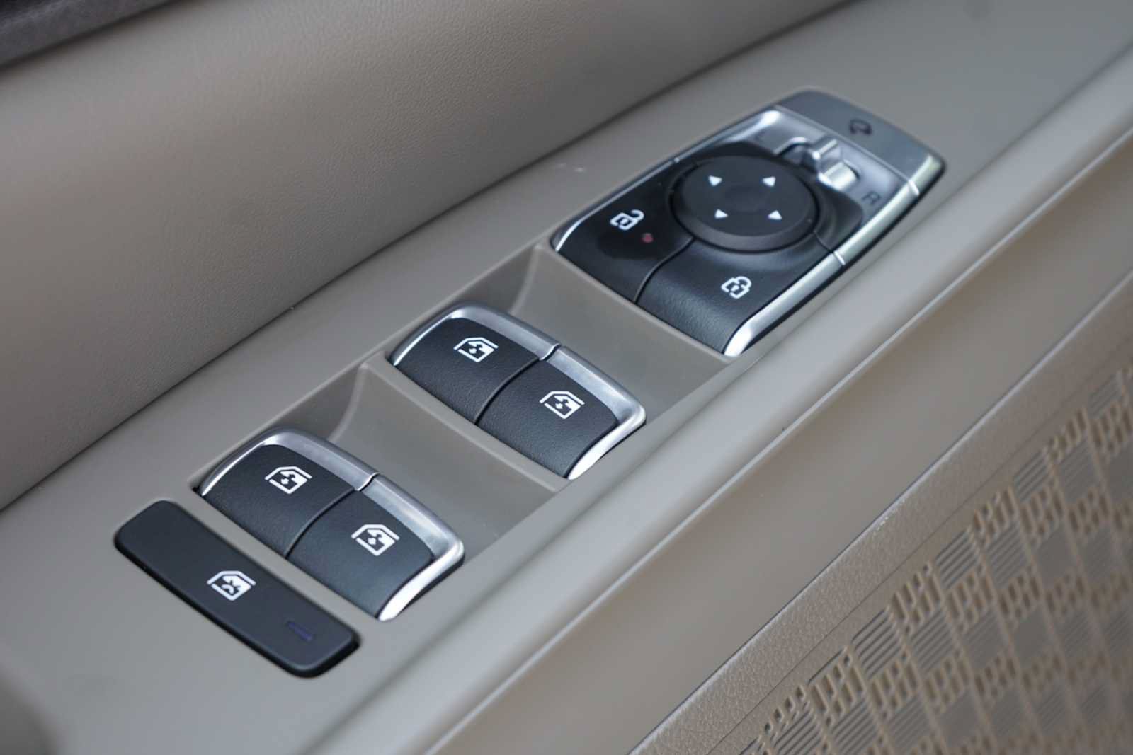Certified 2026 Kia Carnival EX FWD image 16