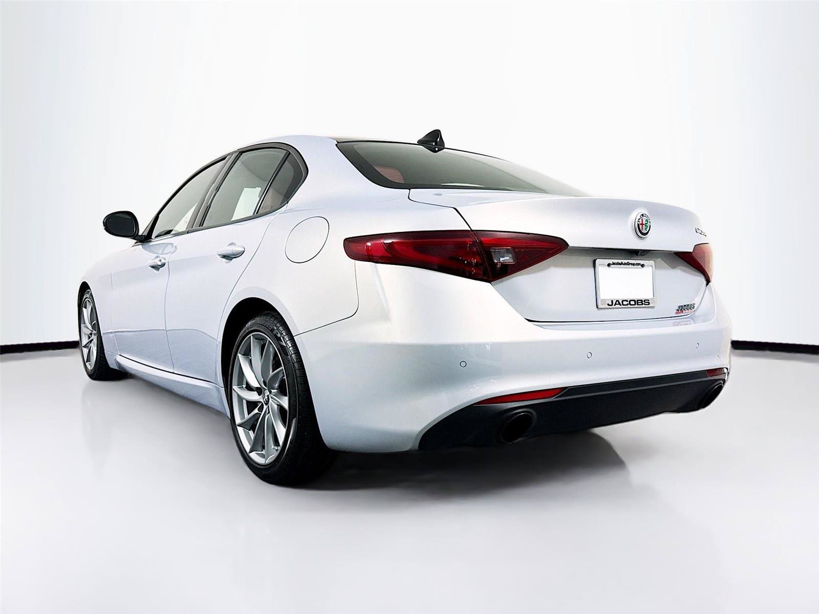 Used 2023 Alfa Romeo Giulia Sprint RWD image 12