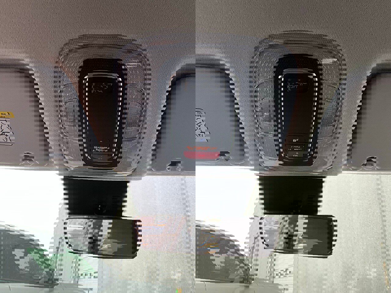 Used 2025 Hyundai Kona SEL image 16