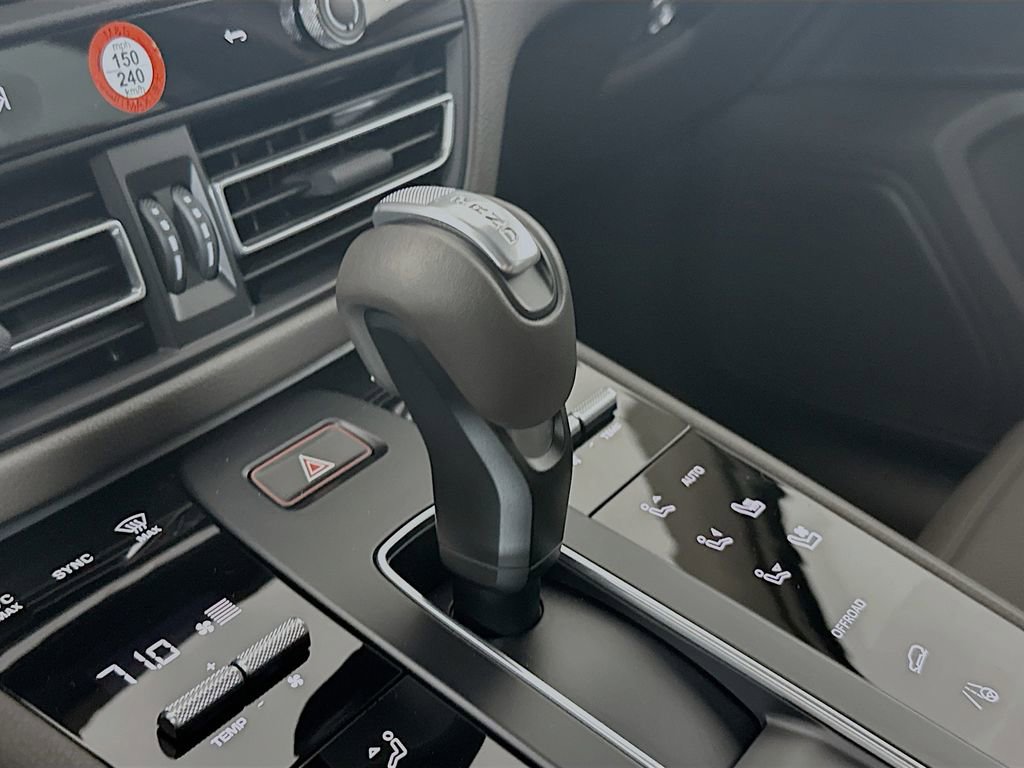 New 2026 Porsche Macan Turbo image 19