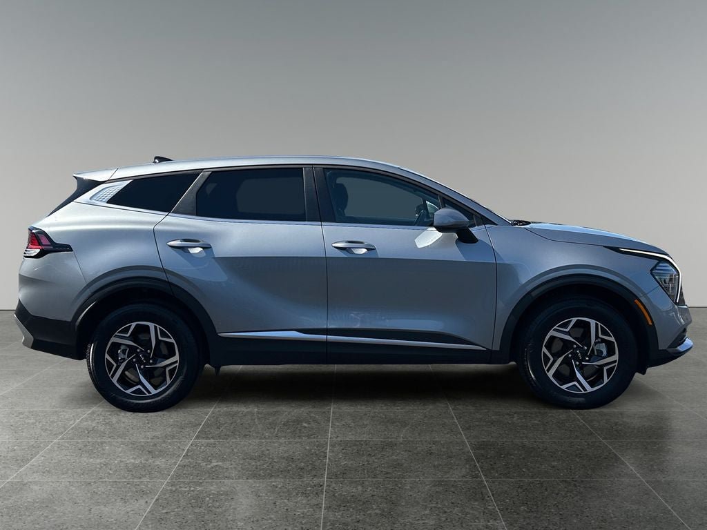 Used 2024 Kia Sportage LX AWD/4WD image 8