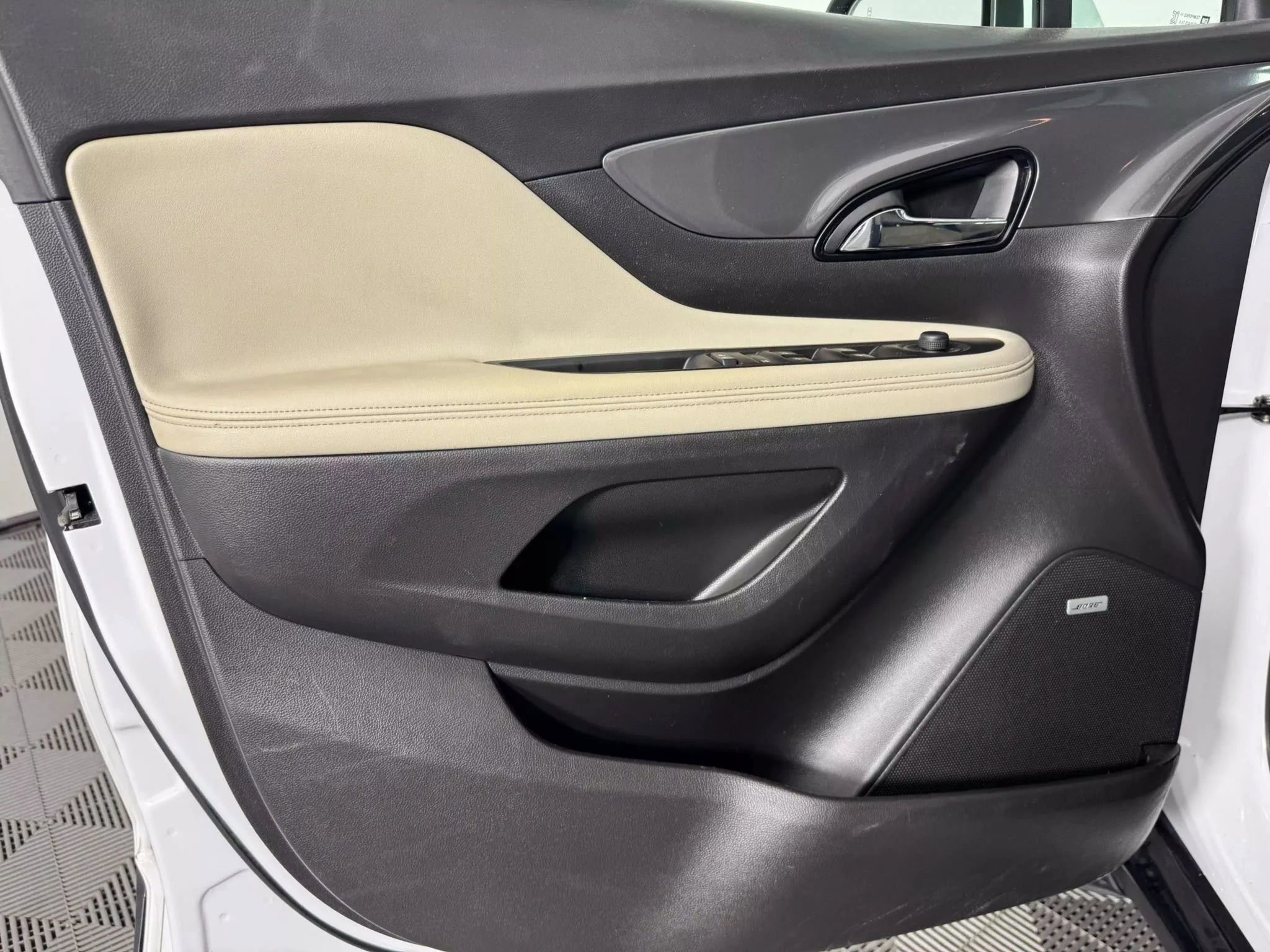 Used 2017 Buick Encore Premium w/ Experience Buick Package image 39