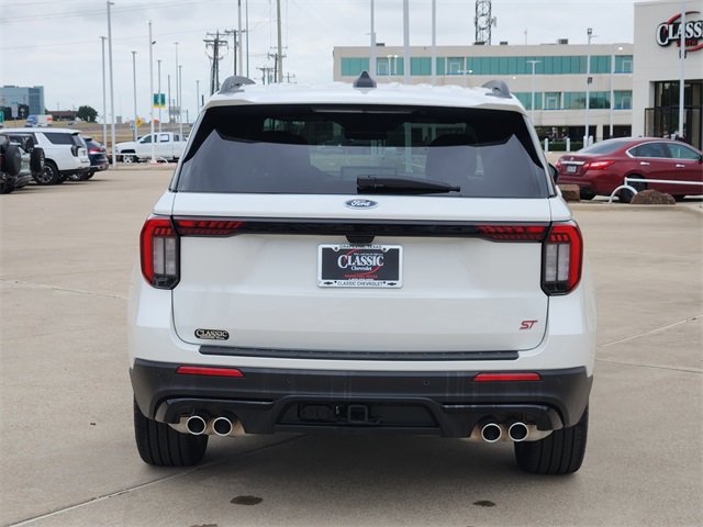 Used 2025 Ford Explorer ST RWD image 14