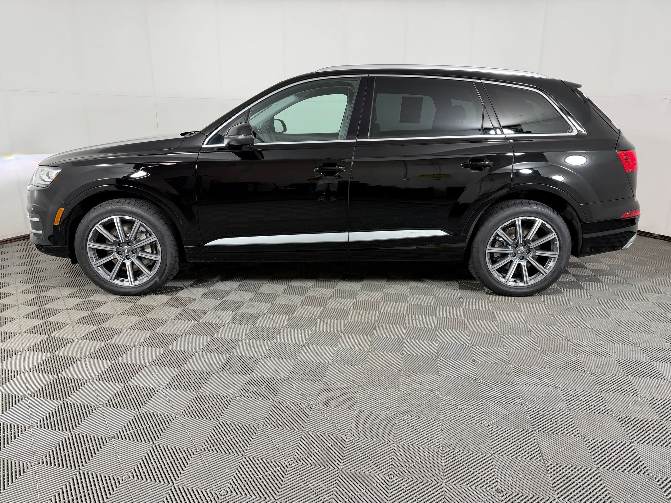 Used 2019 Audi Q7 3.0T Premium AWD/4WD image 2