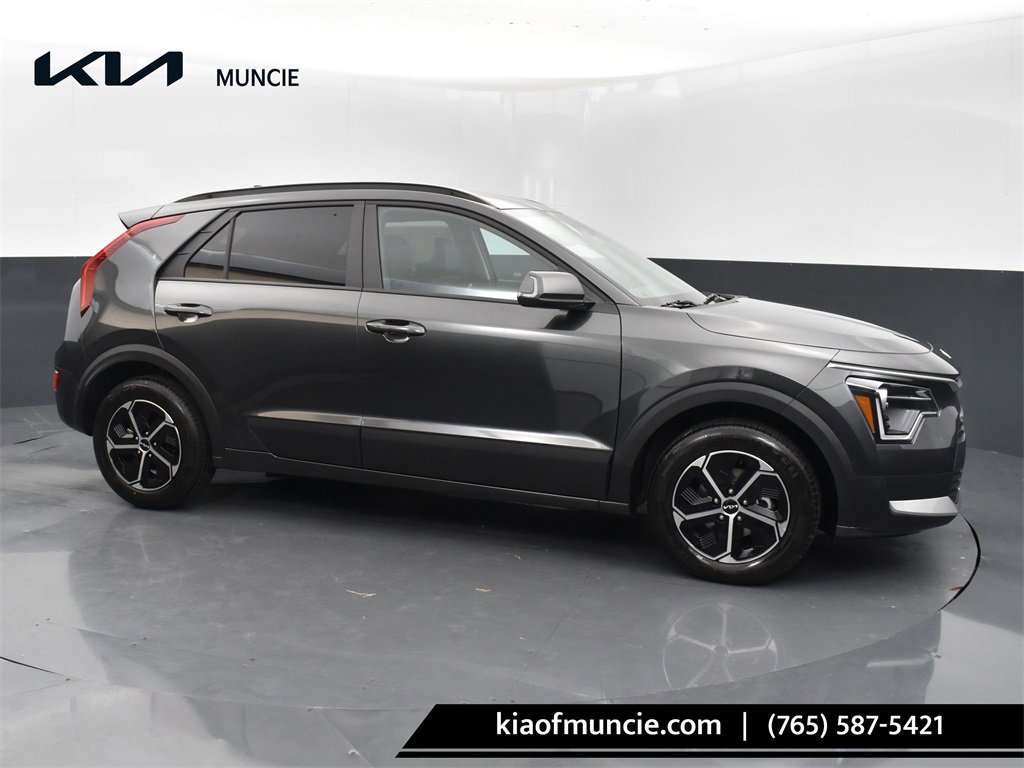 New 2025 Kia Niro EX