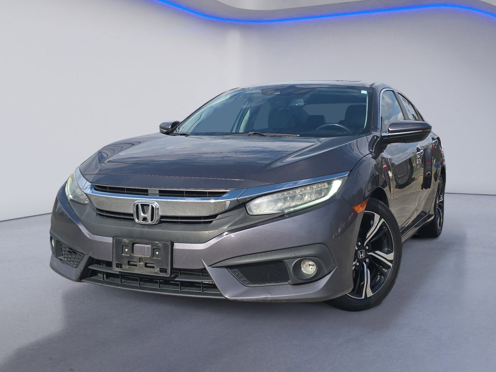 Used 2017 Honda Civic Touring image 2