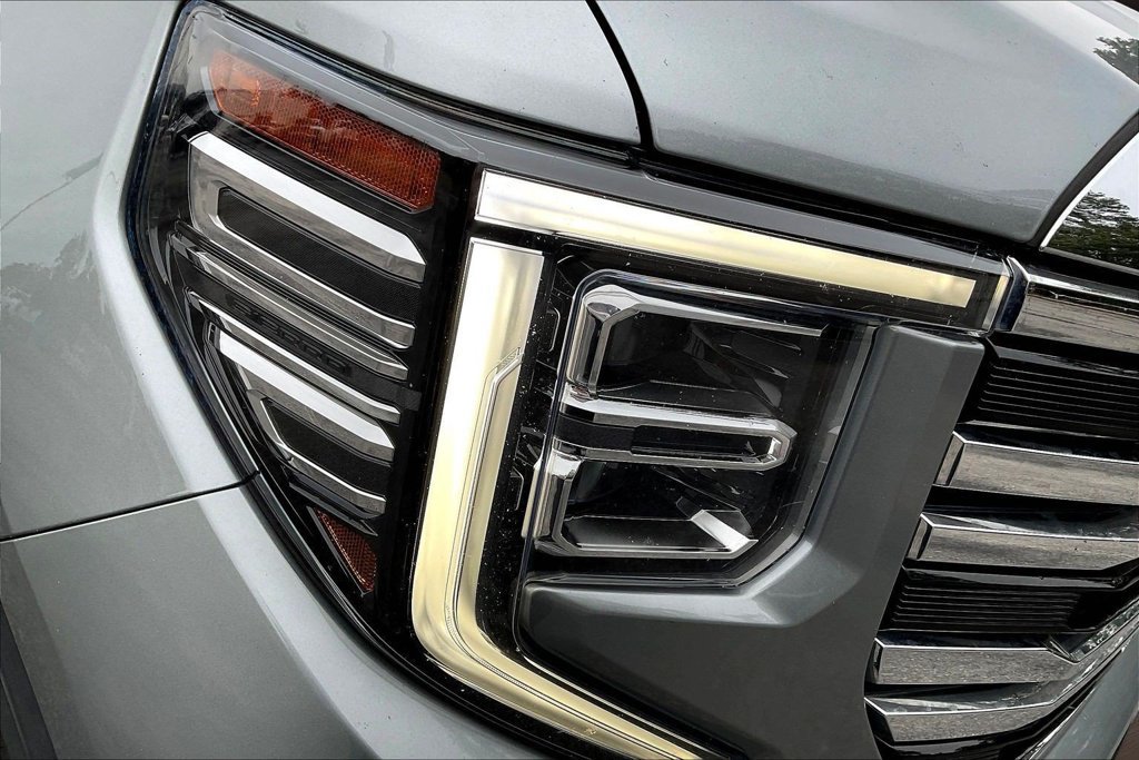 Used 2023 GMC Sierra 1500 SLT w/ SLT Premium Plus Package RWD image 36