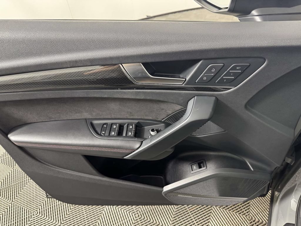 Used 2019 Audi SQ5 Premium Plus w/ Premium Plus Package AWD/4WD image 17