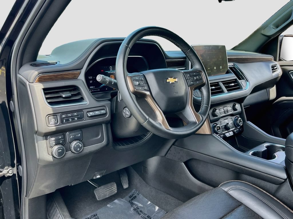 Used 2024 Chevrolet Tahoe High Country AWD/4WD image 9