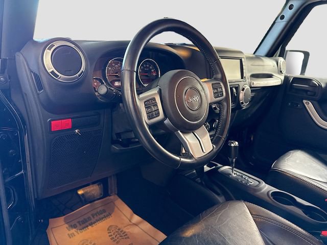Used 2015 Jeep Wrangler Unlimited Rubicon image 10