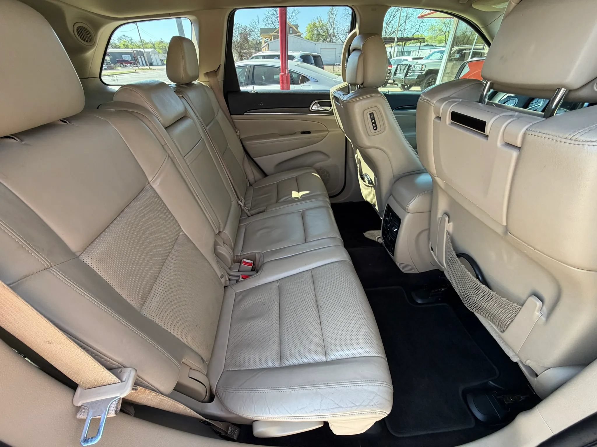 Used 2017 Jeep Grand Cherokee Limited w/ Luxury Group II RWD image 16