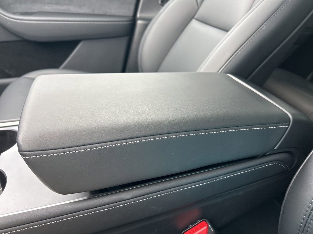 Used 2025 Tesla Model Y Long Range image 30