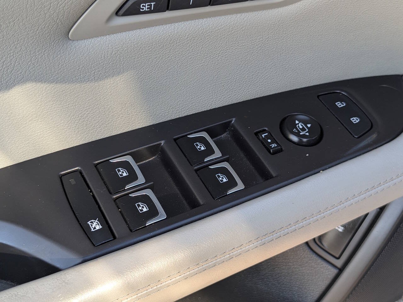 Used 2018 Cadillac CT6 Luxury w/ Active Chassis Package AWD/4WD image 22