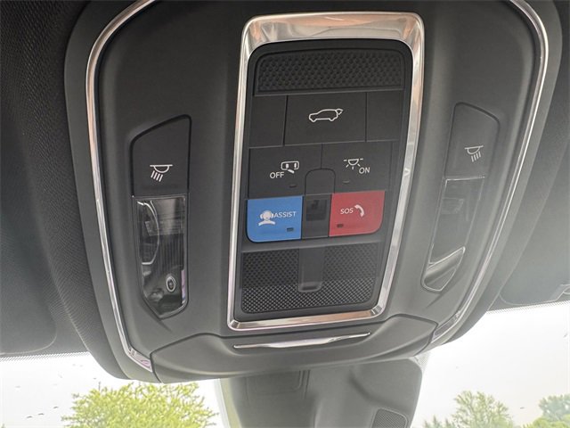 New 2025 Jeep Grand Cherokee Limited image 32