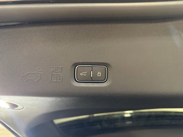 Used 2025 Lincoln Navigator Reserve w/ Jet Appearance Package image 16