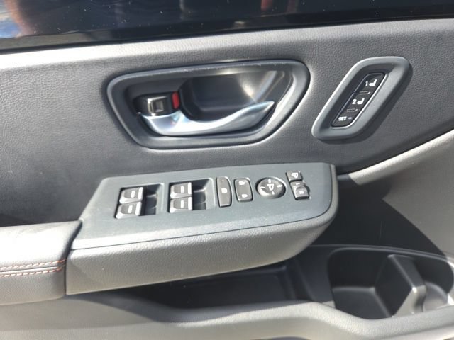 Used 2025 Honda Pilot TrailSport image 26