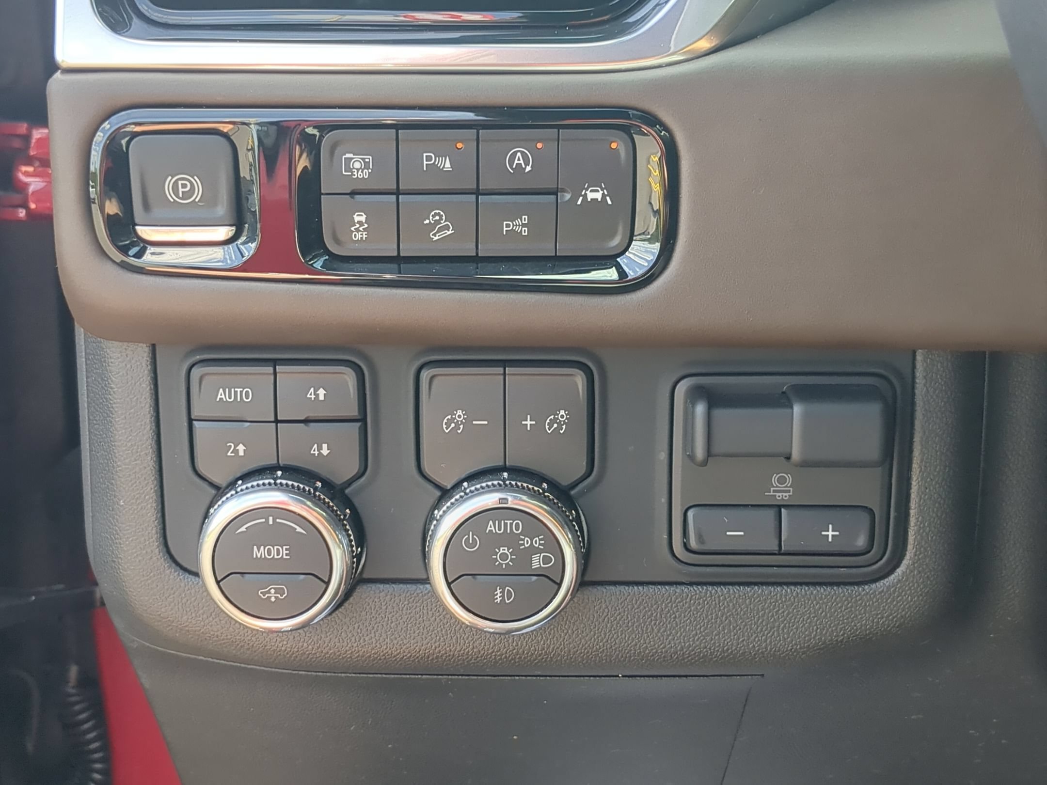 Certified 2025 GMC Yukon XL Denali Ultimate AWD/4WD image 17