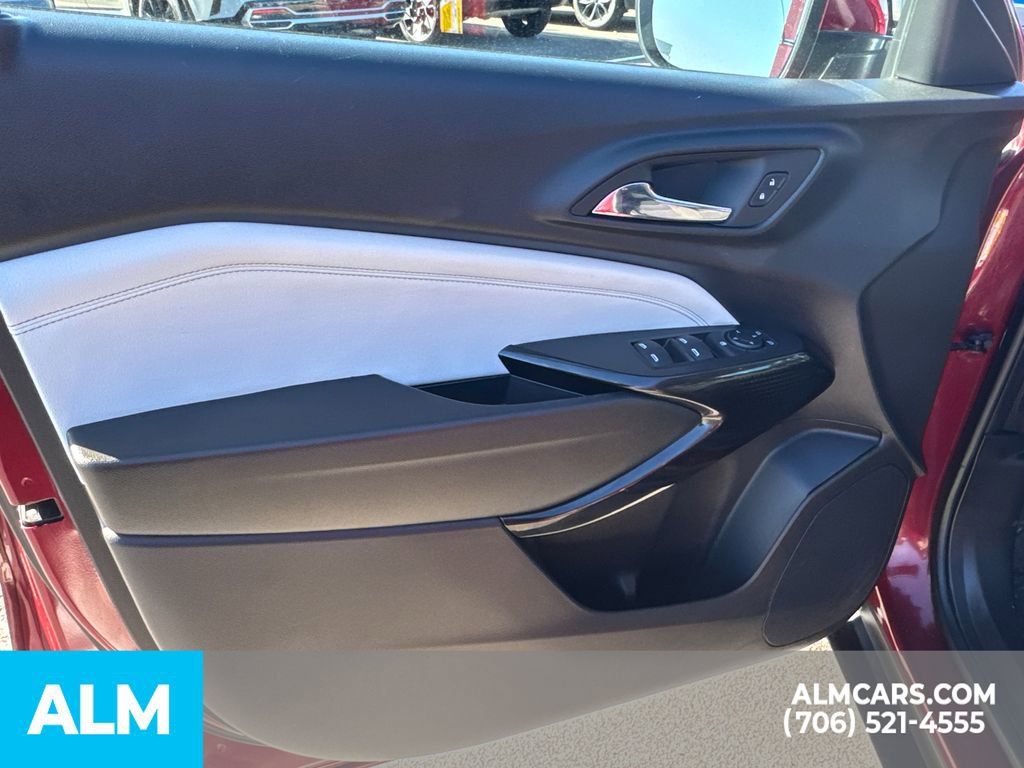 Used 2024 Chevrolet Trax LT w/ Driver Confidence Package image 11