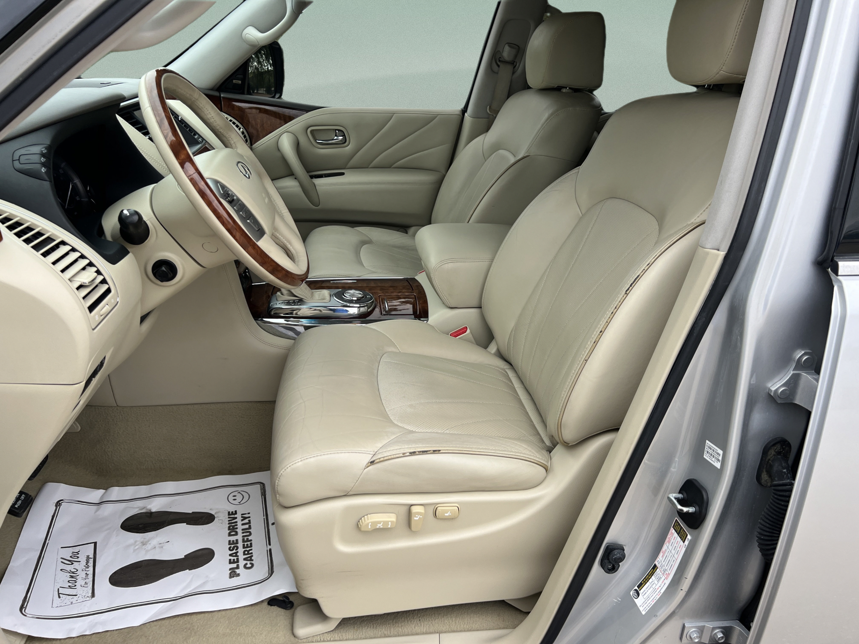 Used 2015 INFINITI QX80 2WD w/ Deluxe Technology Package image 9