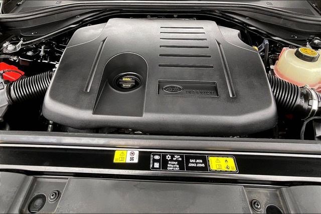 Used 2025 Land Rover Range Rover Sport SE image 11