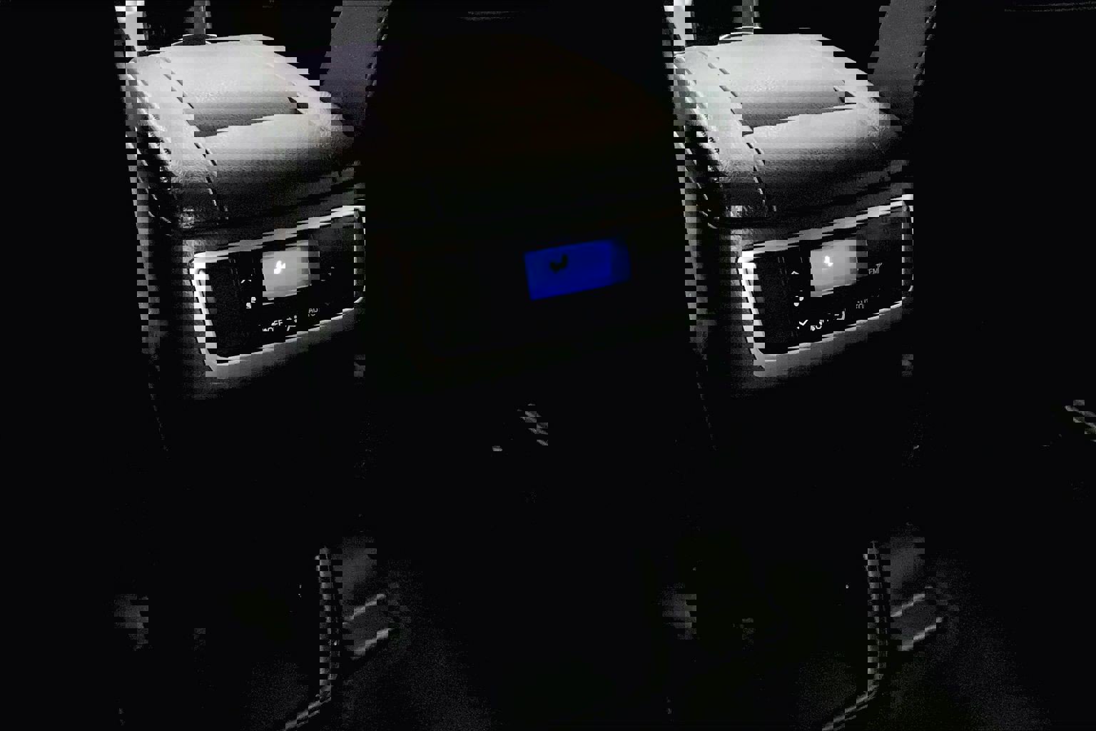 Used 2019 Toyota Highlander SE image 34