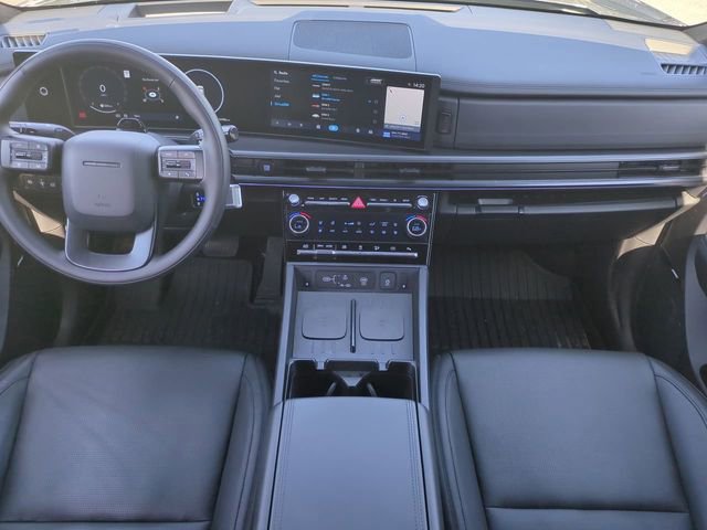 Used 2025 Hyundai Santa Fe Calligraphy image 17
