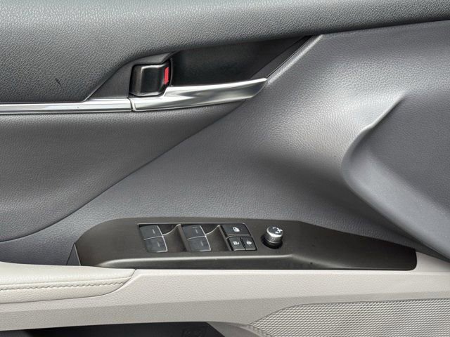 Used 2024 Toyota Camry XLE w/ Cold Weather Package image 17