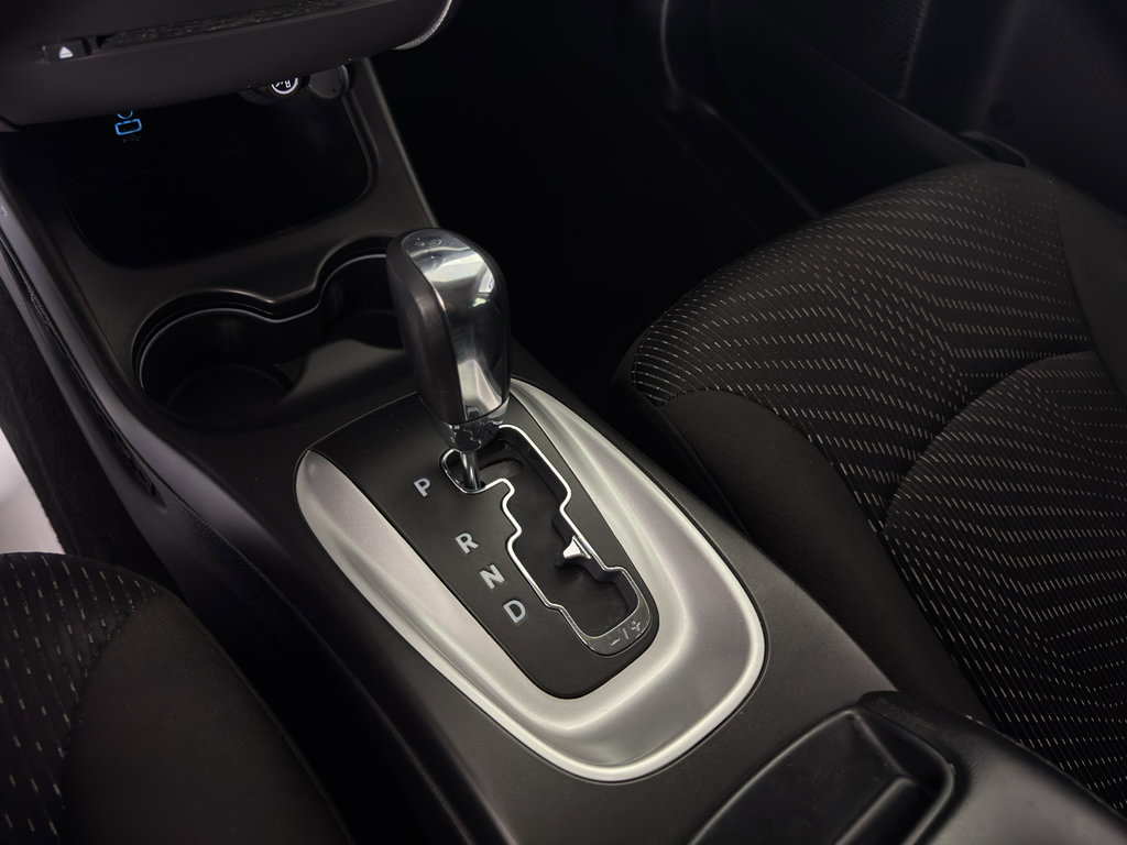 Used 2018 Dodge Journey SE image 23