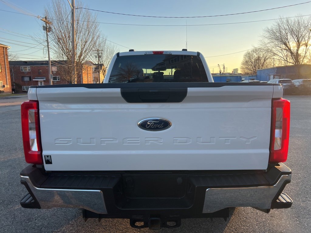 Used 2024 Ford F250 XLT w/ Snow Plow Prep Package image 4