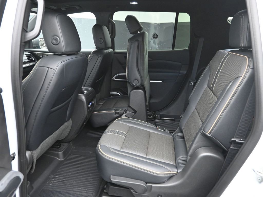 New 2026 Chevrolet Traverse High Country w/ LPO, Floor Liner Package AWD/4WD image 13