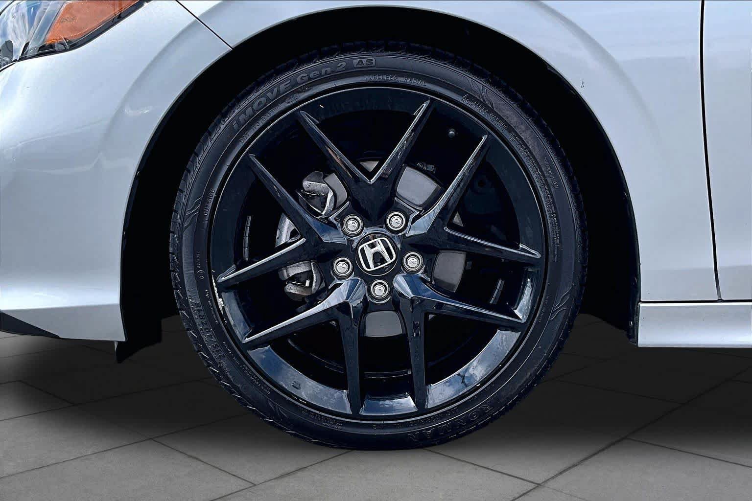 Used 2025 Honda Civic Sport image 11