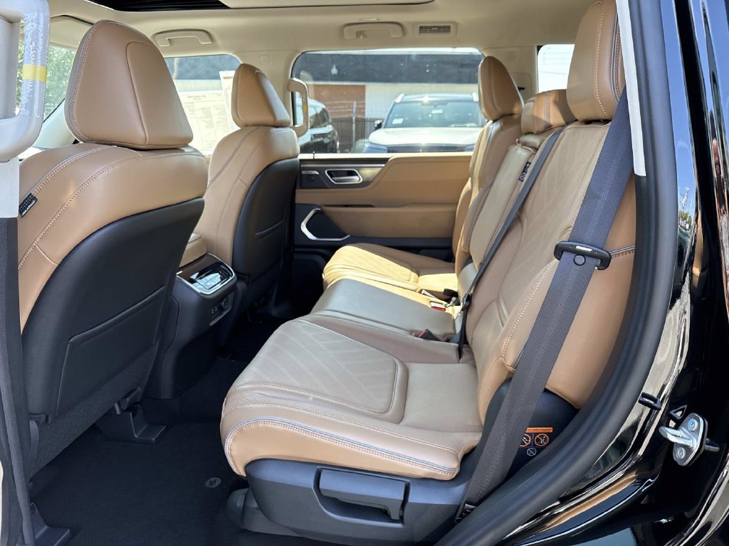 New 2027 INFINITI QX80 Luxe w/ Cargo Package AWD/4WD image 17