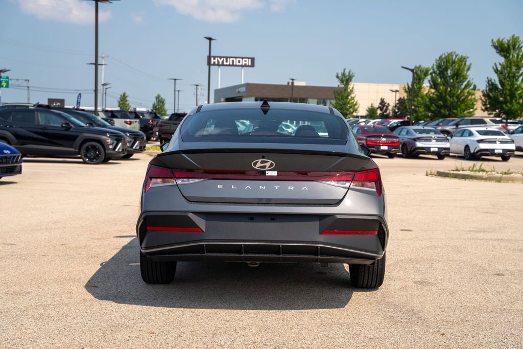 New 2025 Hyundai Elantra Sport image 6