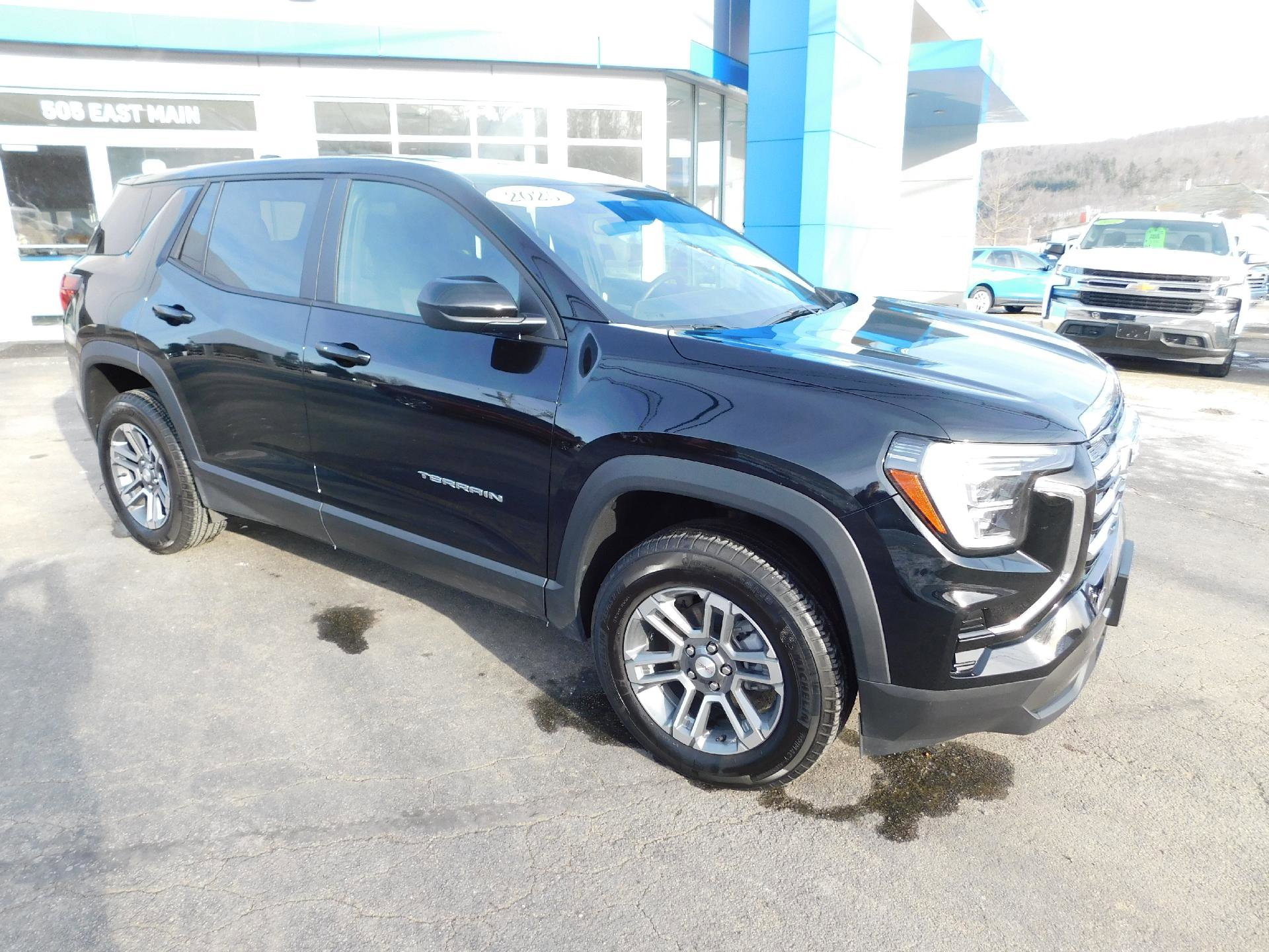 Used 2025 GMC Terrain Elevation image 10