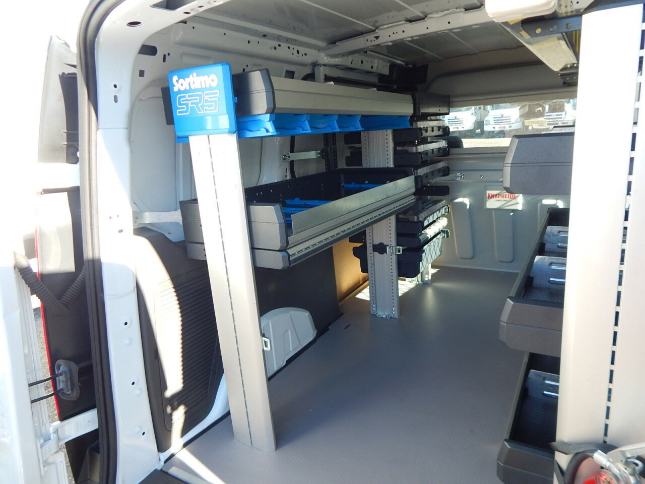 Used 2022 Ford Transit Connect XL image 4