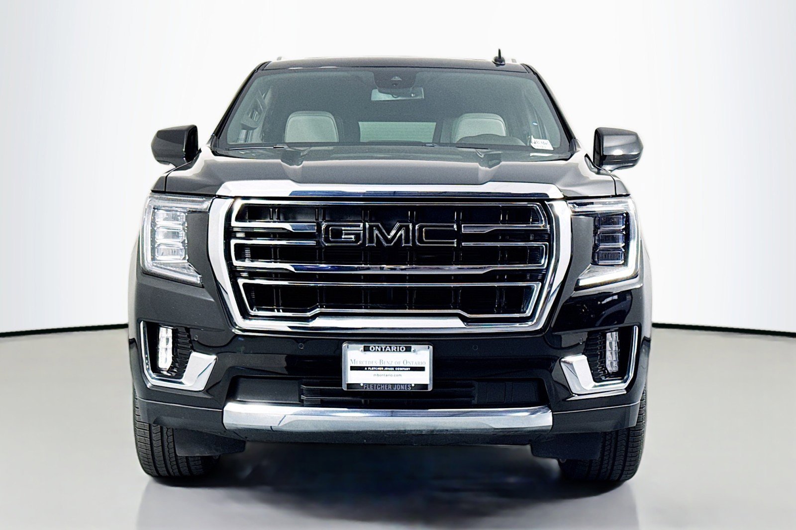 Used 2023 GMC Yukon XL SLT image 3