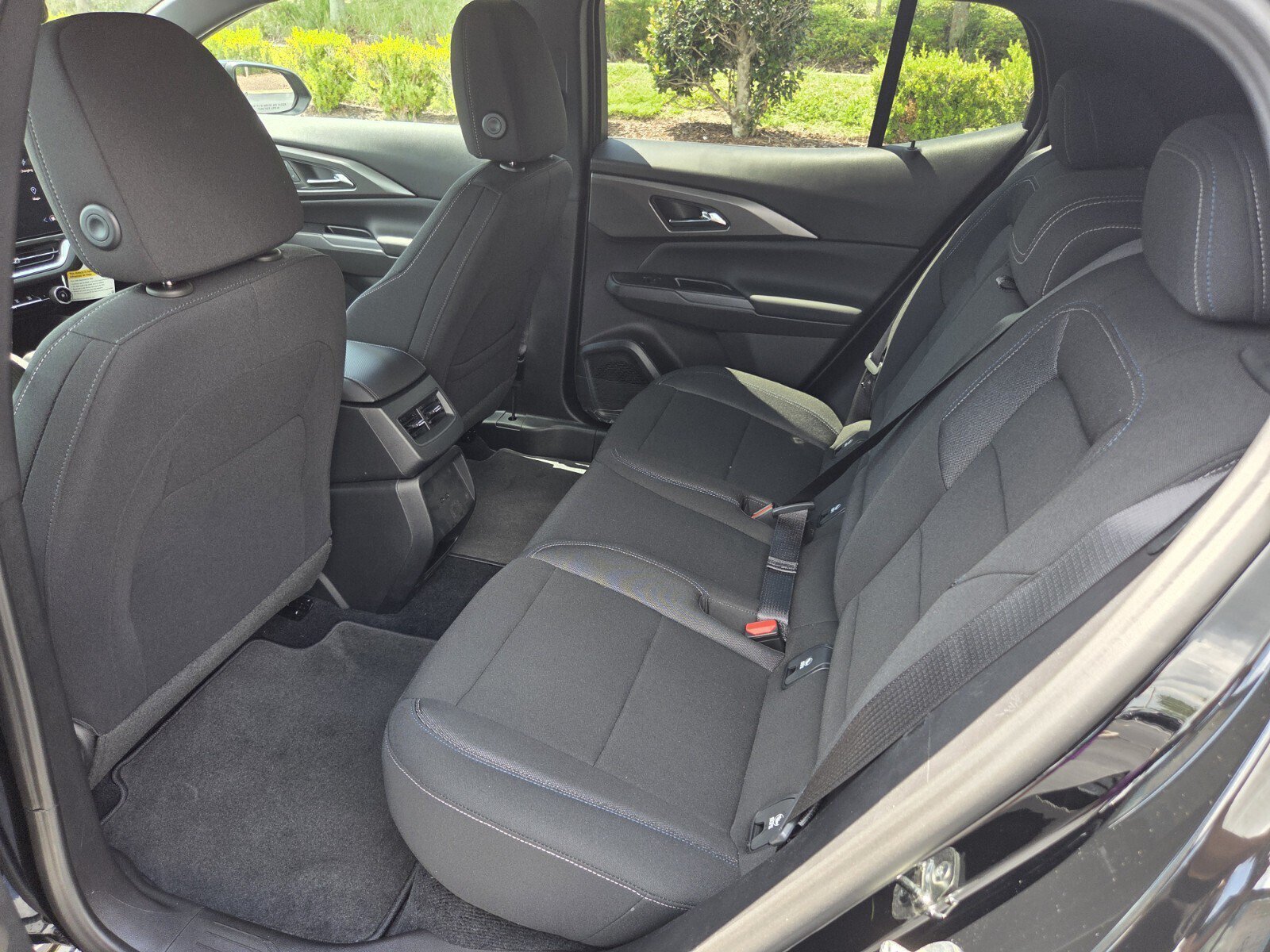 New 2026 Chevrolet Equinox EV LT w/ Midnight Package FWD image 6