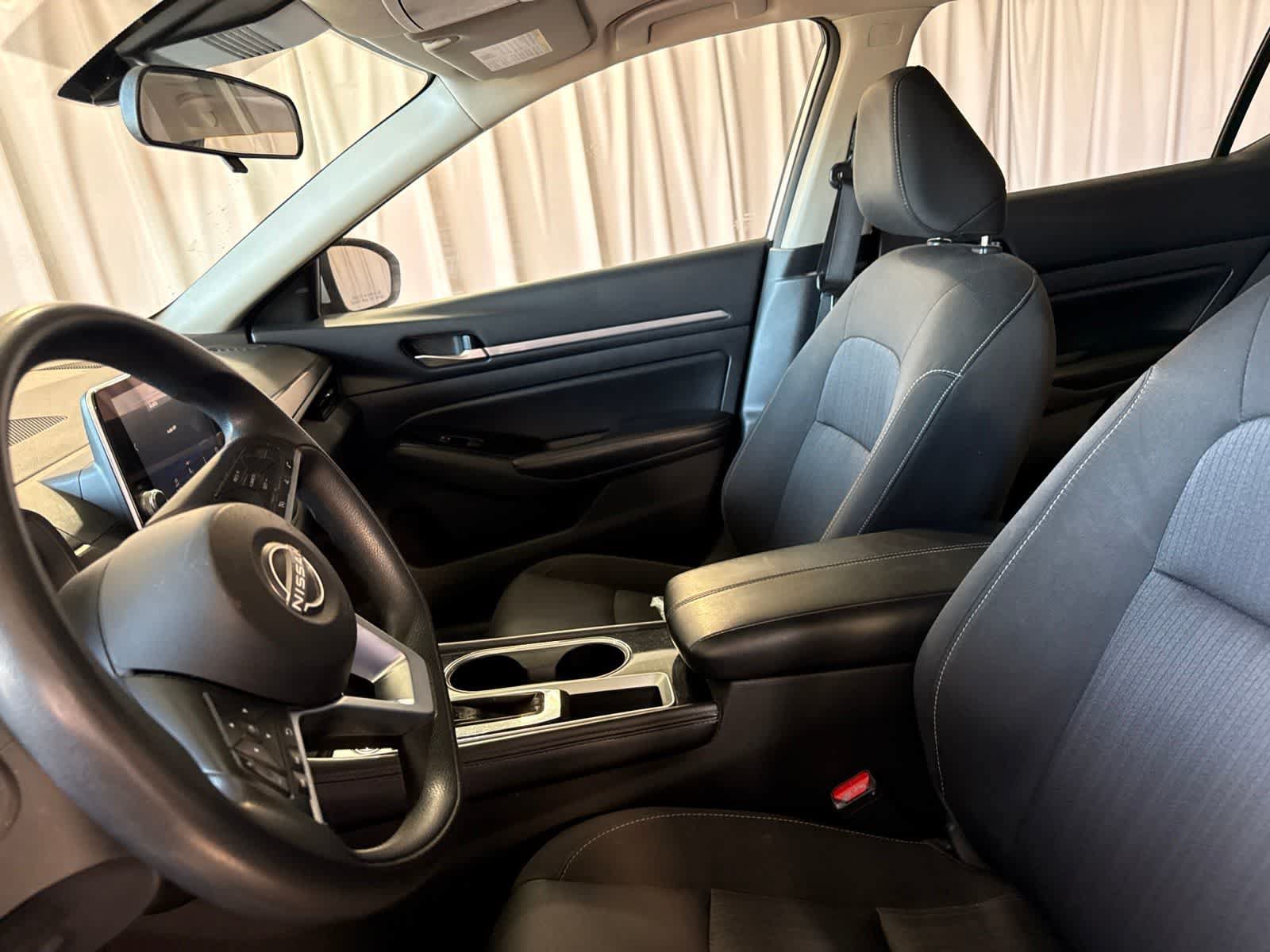 Used 2023 Nissan Altima 2.5 SV FWD image 21