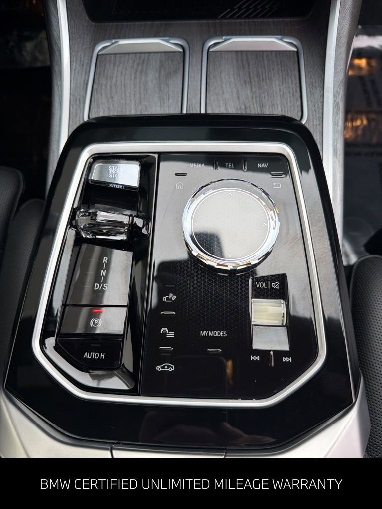 Certified 2024 BMW 760i xDrive w/ Executive Package image 39