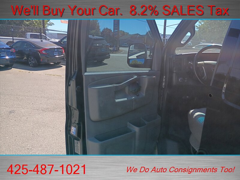Used 2018 Chevrolet Express 2500 w/ Driver Convenience Package RWD image 10